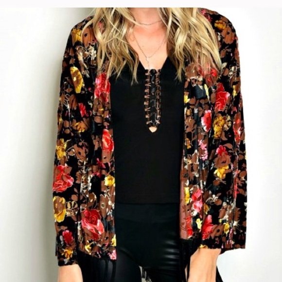 Sweaters - Floral Shrug